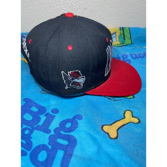 NC State WOLFPACK Vintage 90s NCAA 3D Shadow Script Snapback Hat by cap boy NWT - Picture 3 of 6